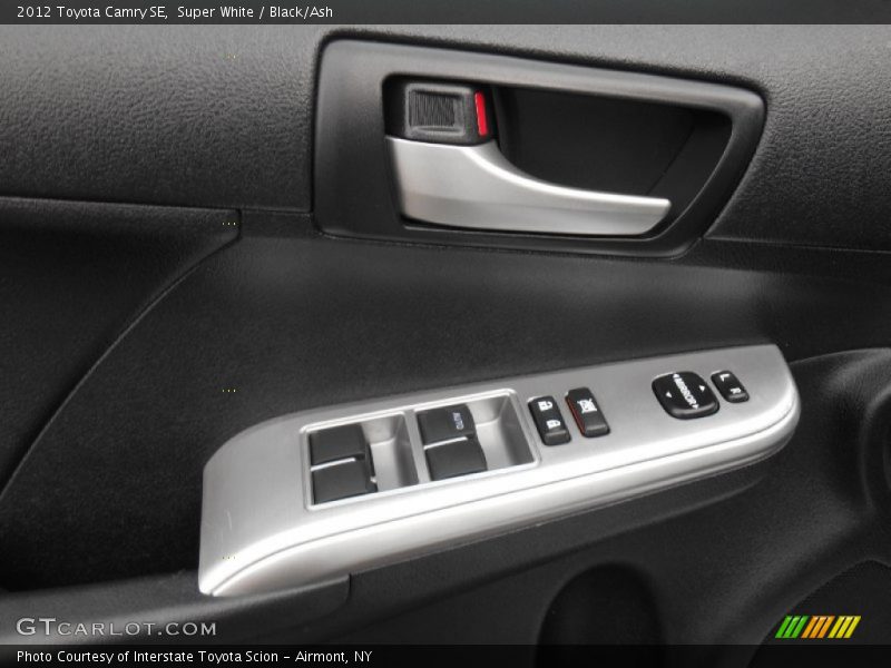 Super White / Black/Ash 2012 Toyota Camry SE
