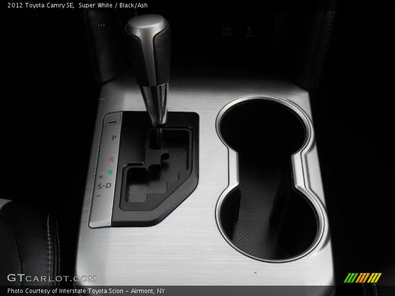 Super White / Black/Ash 2012 Toyota Camry SE