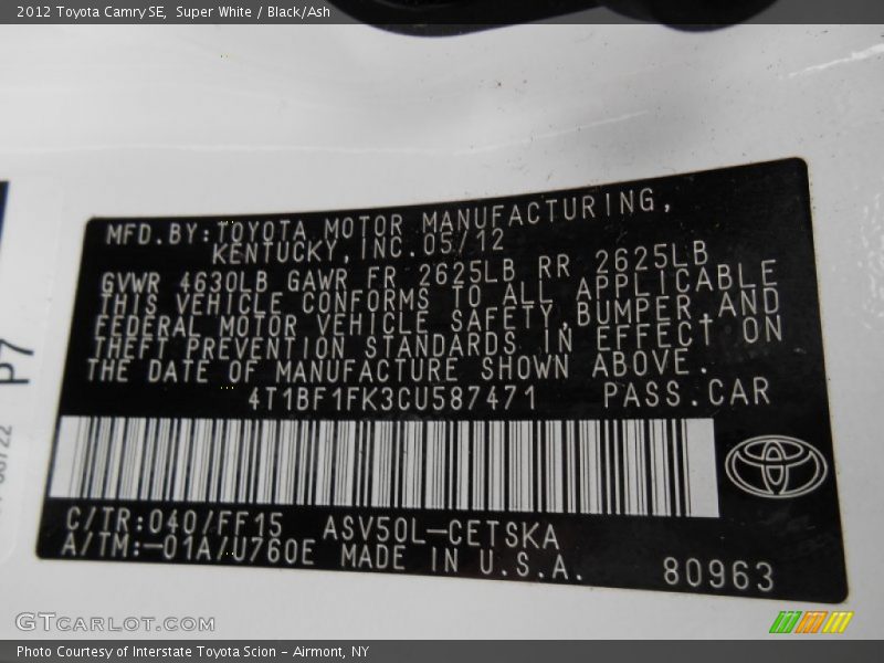 Super White / Black/Ash 2012 Toyota Camry SE