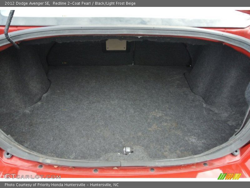 Redline 2-Coat Pearl / Black/Light Frost Beige 2012 Dodge Avenger SE