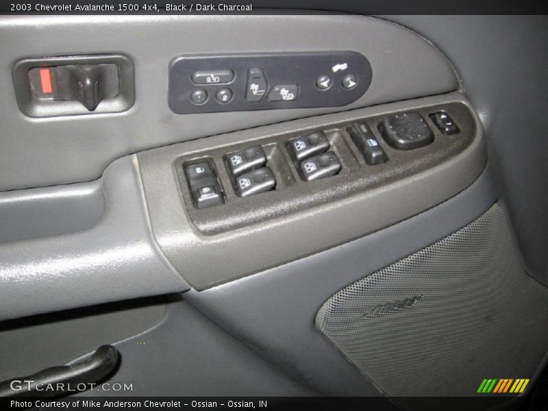 Black / Dark Charcoal 2003 Chevrolet Avalanche 1500 4x4