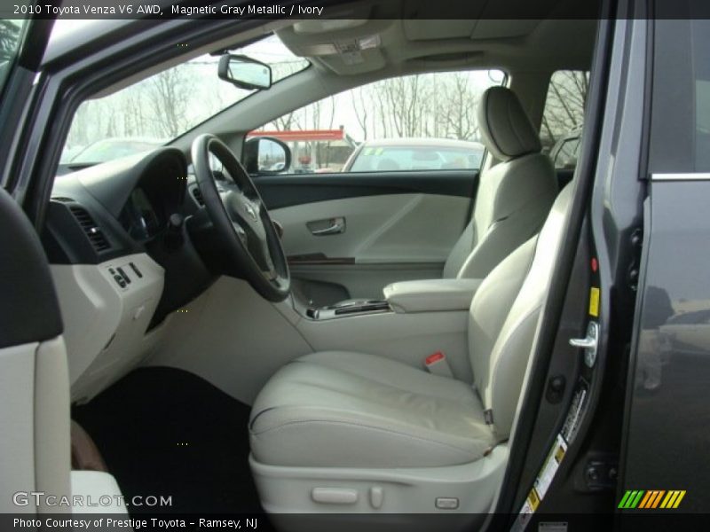 Magnetic Gray Metallic / Ivory 2010 Toyota Venza V6 AWD