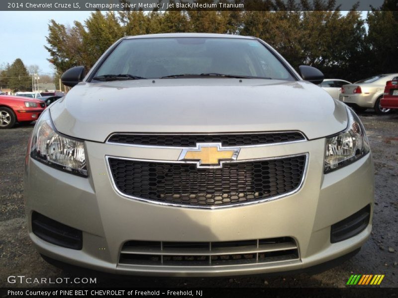 Champagne Silver Metallic / Jet Black/Medium Titanium 2014 Chevrolet Cruze LS