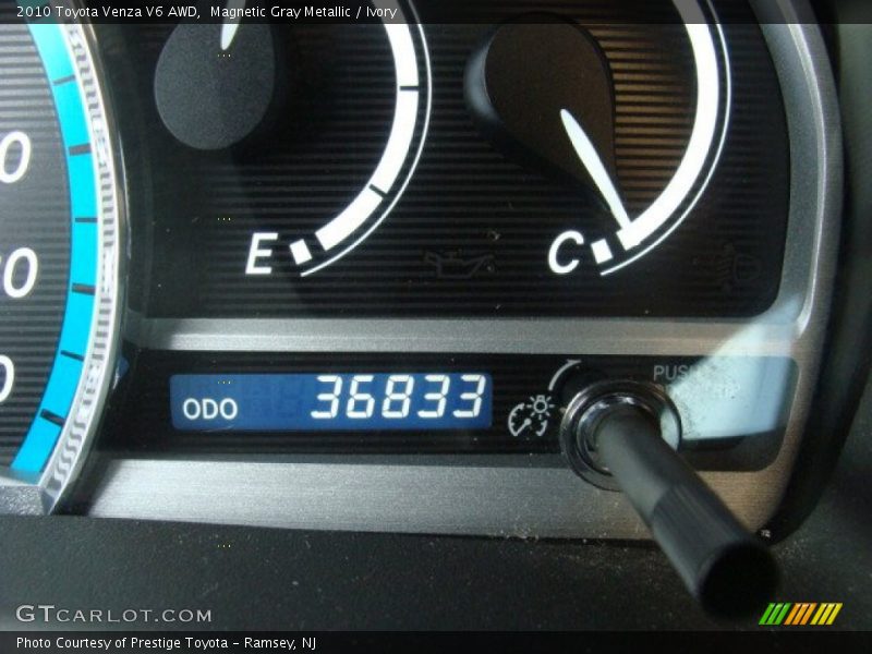 Magnetic Gray Metallic / Ivory 2010 Toyota Venza V6 AWD