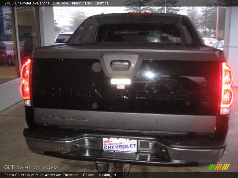 Black / Dark Charcoal 2003 Chevrolet Avalanche 1500 4x4