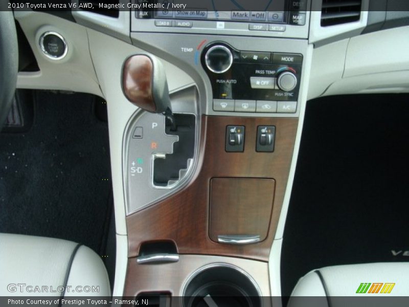 Magnetic Gray Metallic / Ivory 2010 Toyota Venza V6 AWD