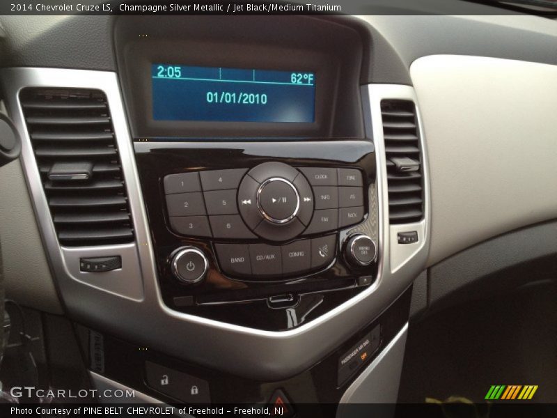 Champagne Silver Metallic / Jet Black/Medium Titanium 2014 Chevrolet Cruze LS