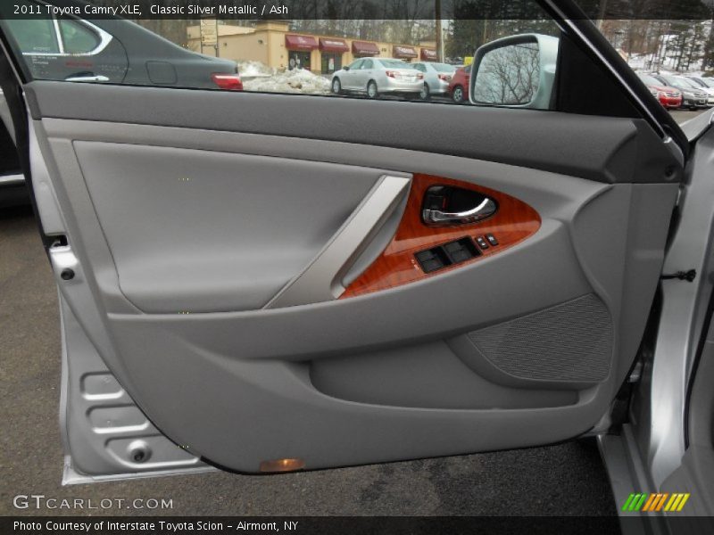 Classic Silver Metallic / Ash 2011 Toyota Camry XLE