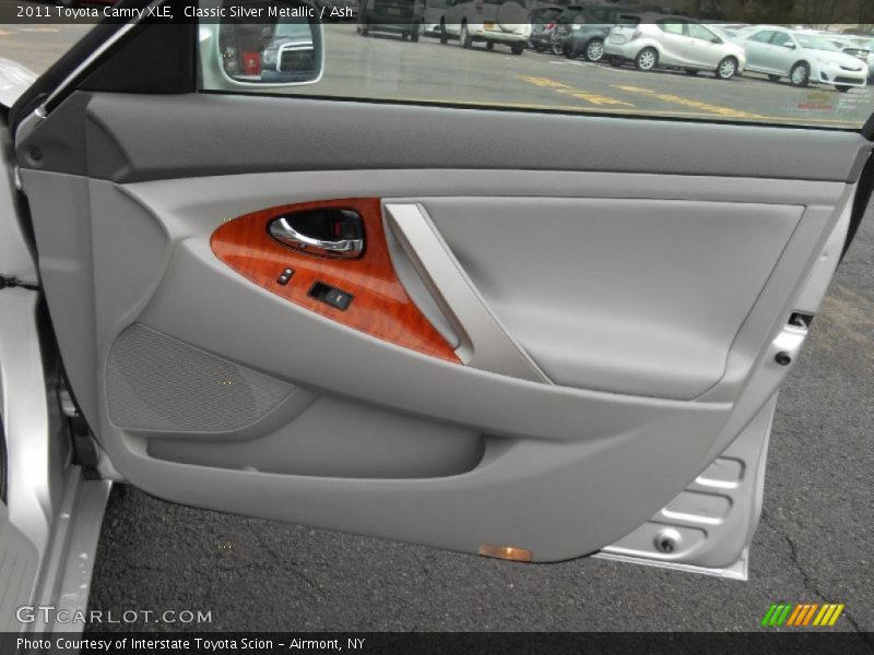 Classic Silver Metallic / Ash 2011 Toyota Camry XLE