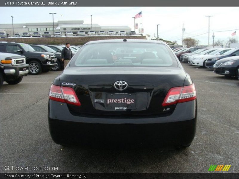 Black / Ash Gray 2010 Toyota Camry LE