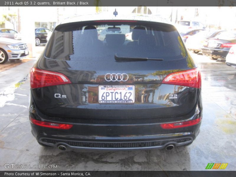 Brilliant Black / Black 2011 Audi Q5 3.2 quattro