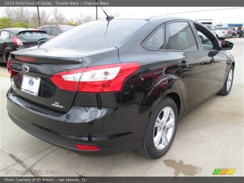 Tuxedo Black / Charcoal Black 2014 Ford Focus SE Sedan