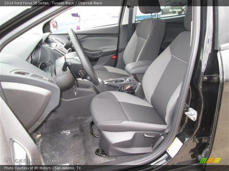 Tuxedo Black / Charcoal Black 2014 Ford Focus SE Sedan