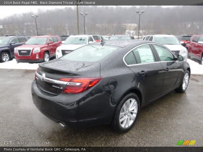 Black Diamond Tricoat / Light Neutral 2014 Buick Regal FWD