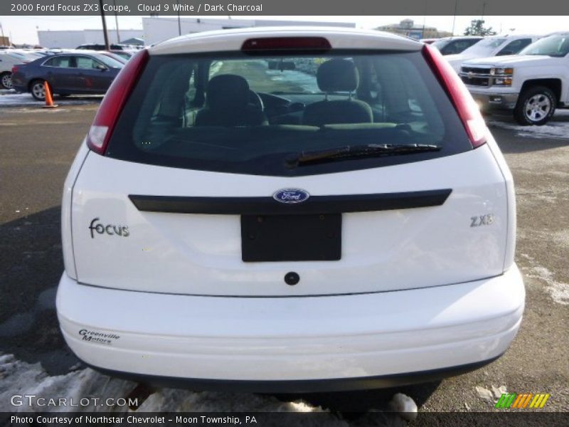 Cloud 9 White / Dark Charcoal 2000 Ford Focus ZX3 Coupe