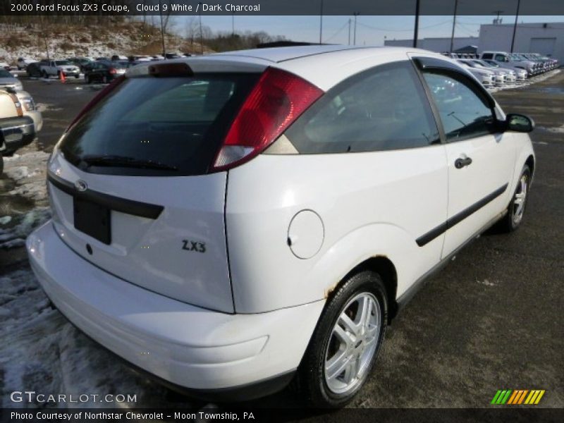 Cloud 9 White / Dark Charcoal 2000 Ford Focus ZX3 Coupe