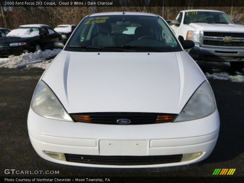 Cloud 9 White / Dark Charcoal 2000 Ford Focus ZX3 Coupe