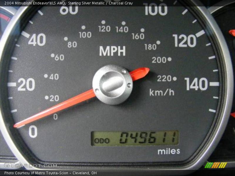 Sterling Silver Metallic / Charcoal Gray 2004 Mitsubishi Endeavor XLS AWD