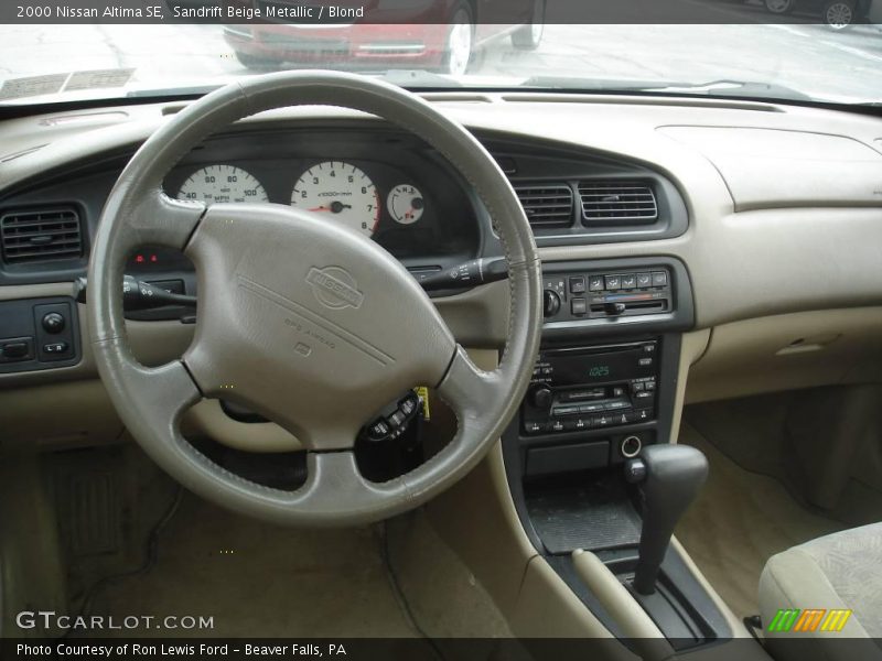 Sandrift Beige Metallic / Blond 2000 Nissan Altima SE