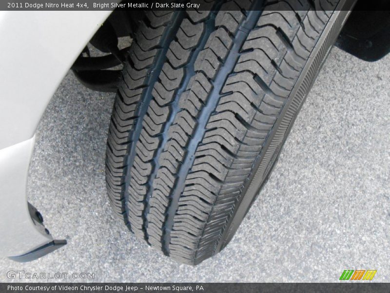Bright Silver Metallic / Dark Slate Gray 2011 Dodge Nitro Heat 4x4