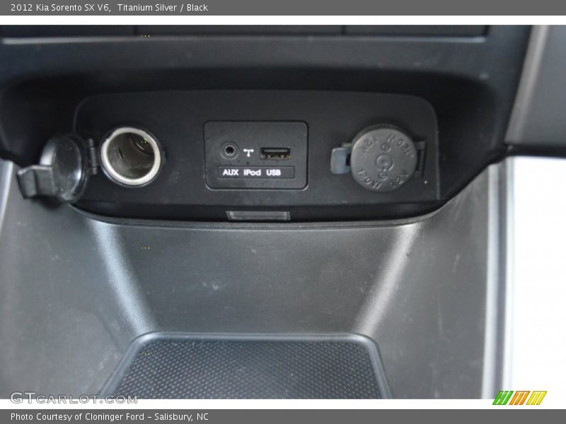 Titanium Silver / Black 2012 Kia Sorento SX V6