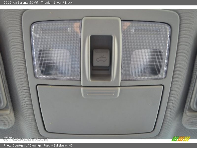Titanium Silver / Black 2012 Kia Sorento SX V6