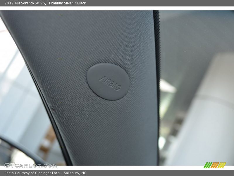 Titanium Silver / Black 2012 Kia Sorento SX V6