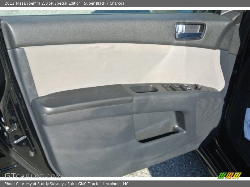 Super Black / Charcoal 2012 Nissan Sentra 2.0 SR Special Edition