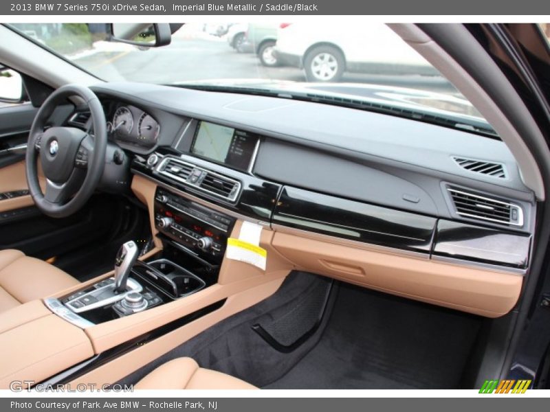 Dashboard of 2013 7 Series 750i xDrive Sedan
