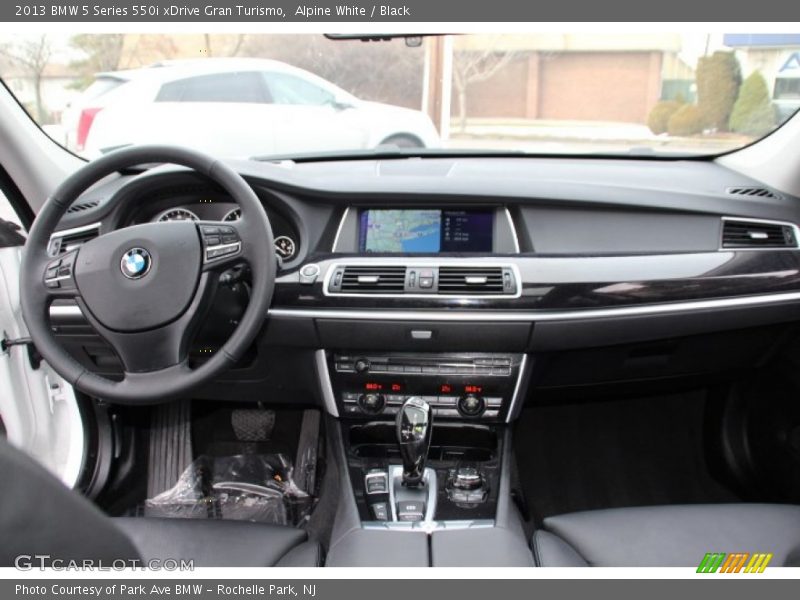 Alpine White / Black 2013 BMW 5 Series 550i xDrive Gran Turismo