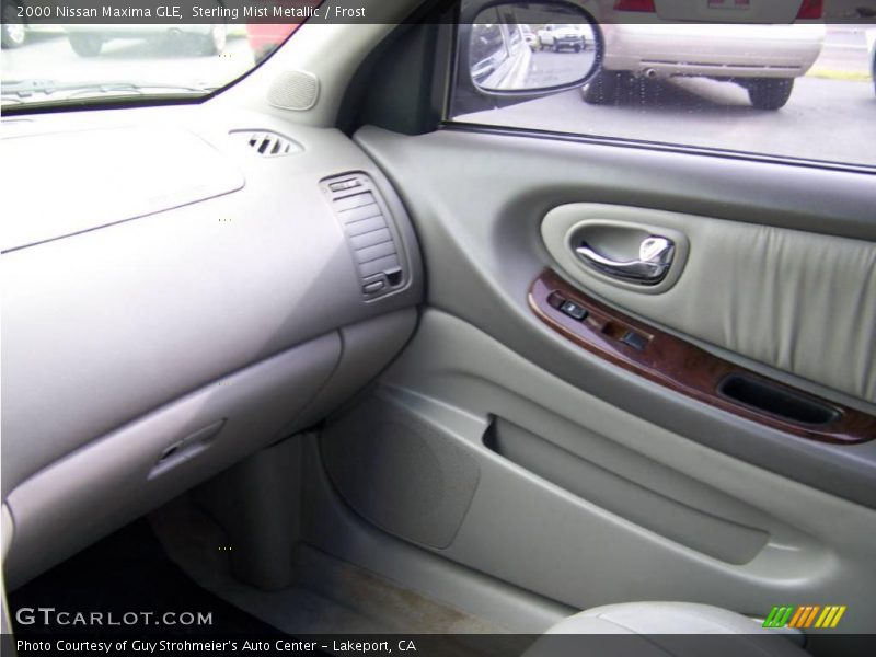 Sterling Mist Metallic / Frost 2000 Nissan Maxima GLE