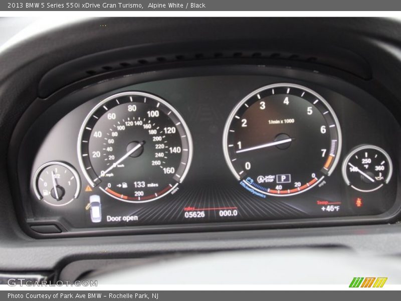 Alpine White / Black 2013 BMW 5 Series 550i xDrive Gran Turismo