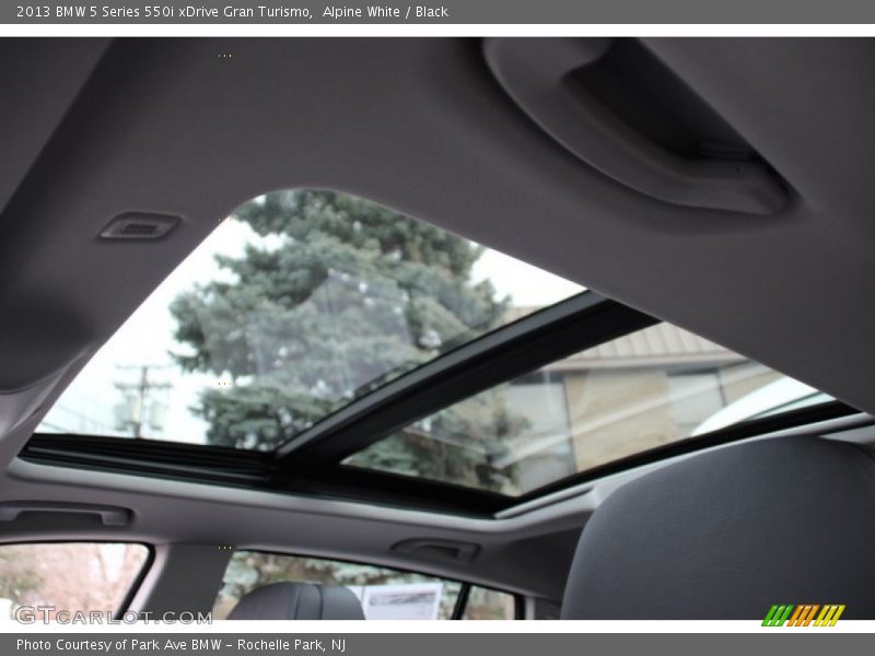 Alpine White / Black 2013 BMW 5 Series 550i xDrive Gran Turismo