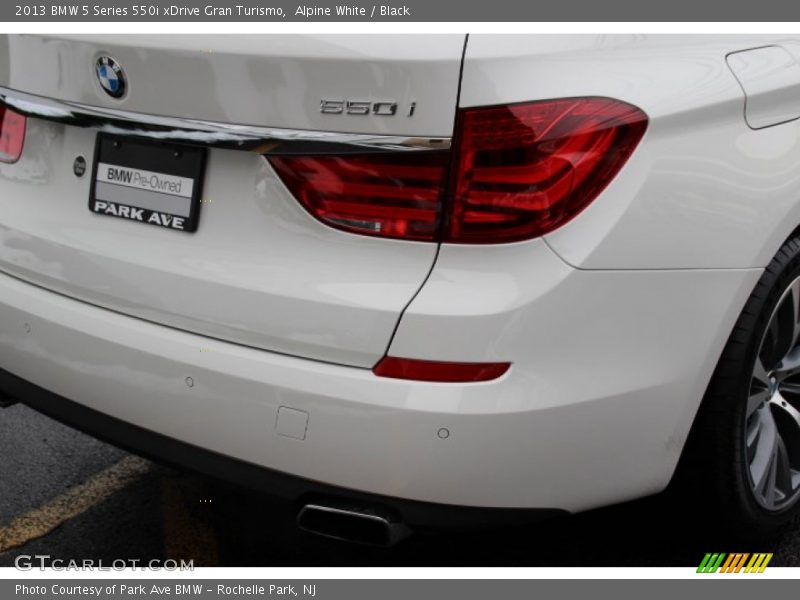 Alpine White / Black 2013 BMW 5 Series 550i xDrive Gran Turismo