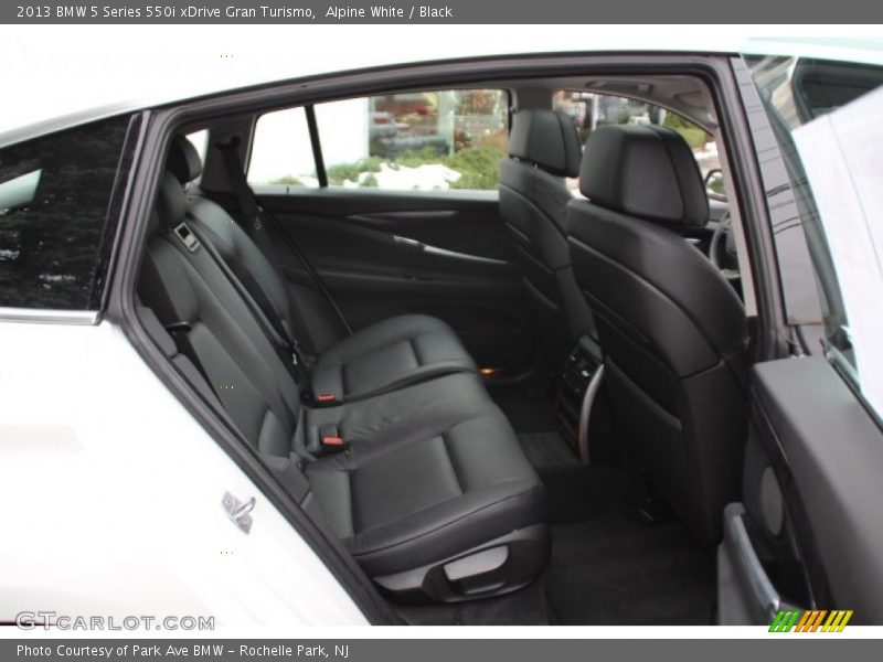 Alpine White / Black 2013 BMW 5 Series 550i xDrive Gran Turismo