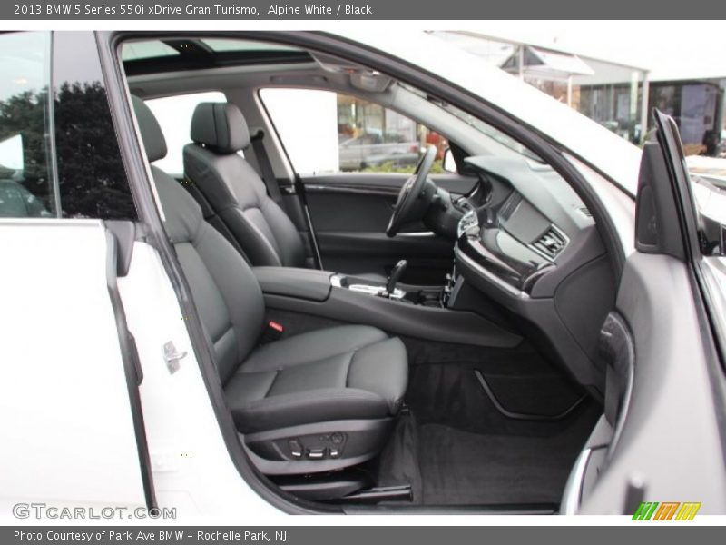 Alpine White / Black 2013 BMW 5 Series 550i xDrive Gran Turismo