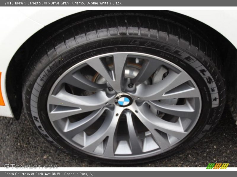 Alpine White / Black 2013 BMW 5 Series 550i xDrive Gran Turismo
