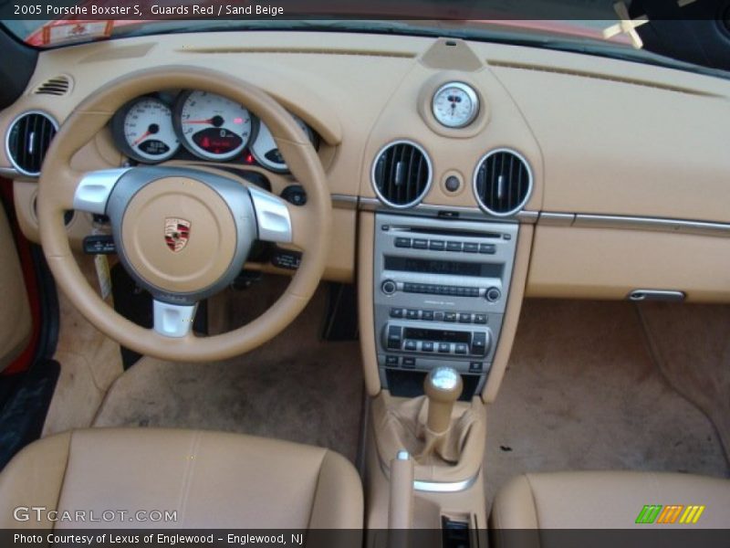 Dashboard of 2005 Boxster S