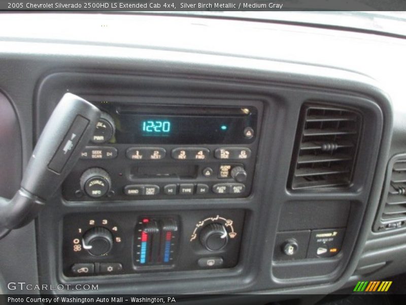 Silver Birch Metallic / Medium Gray 2005 Chevrolet Silverado 2500HD LS Extended Cab 4x4