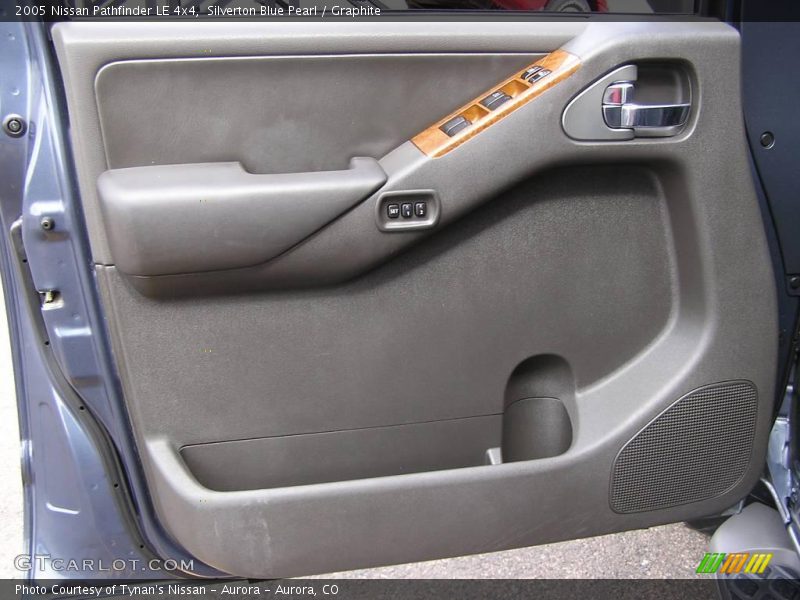 Silverton Blue Pearl / Graphite 2005 Nissan Pathfinder LE 4x4