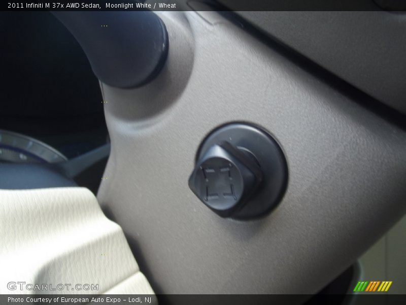 Moonlight White / Wheat 2011 Infiniti M 37x AWD Sedan