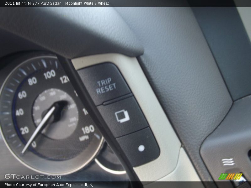 Moonlight White / Wheat 2011 Infiniti M 37x AWD Sedan