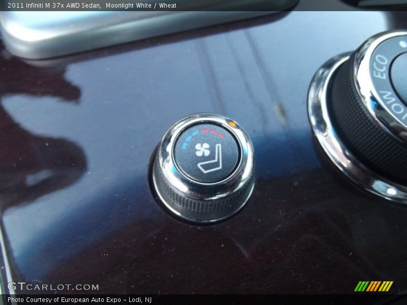 Moonlight White / Wheat 2011 Infiniti M 37x AWD Sedan