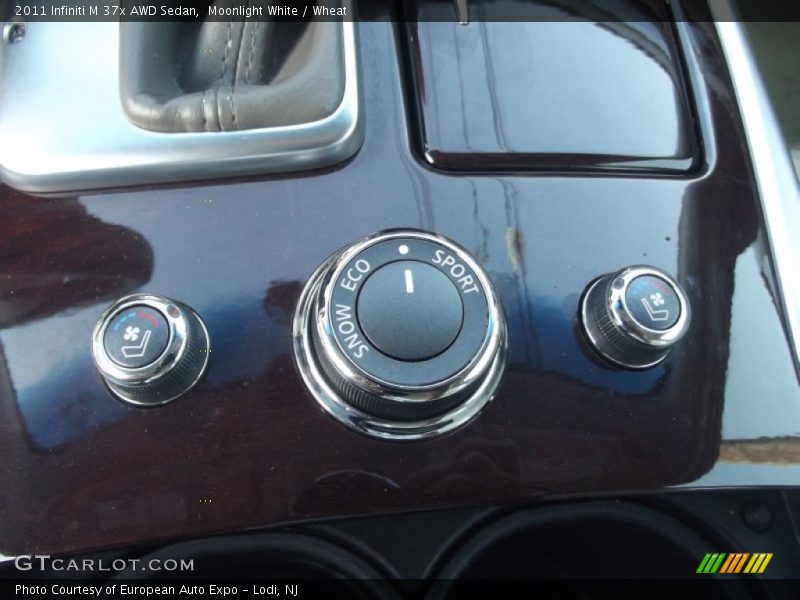 Moonlight White / Wheat 2011 Infiniti M 37x AWD Sedan
