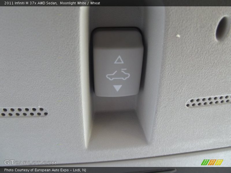 Moonlight White / Wheat 2011 Infiniti M 37x AWD Sedan