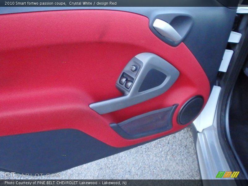 Crystal White / design Red 2010 Smart fortwo passion coupe