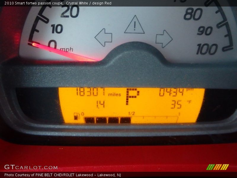 Crystal White / design Red 2010 Smart fortwo passion coupe