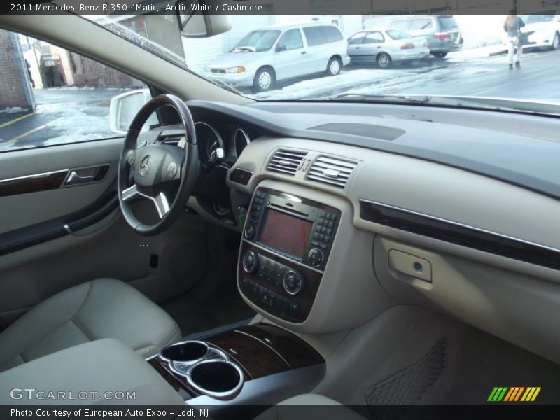 Arctic White / Cashmere 2011 Mercedes-Benz R 350 4Matic