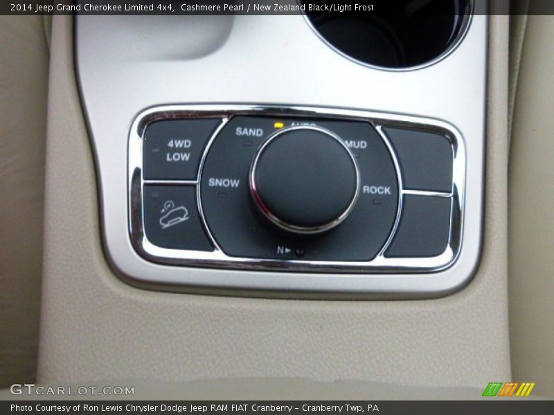 Cashmere Pearl / New Zealand Black/Light Frost 2014 Jeep Grand Cherokee Limited 4x4