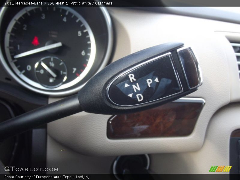 Arctic White / Cashmere 2011 Mercedes-Benz R 350 4Matic